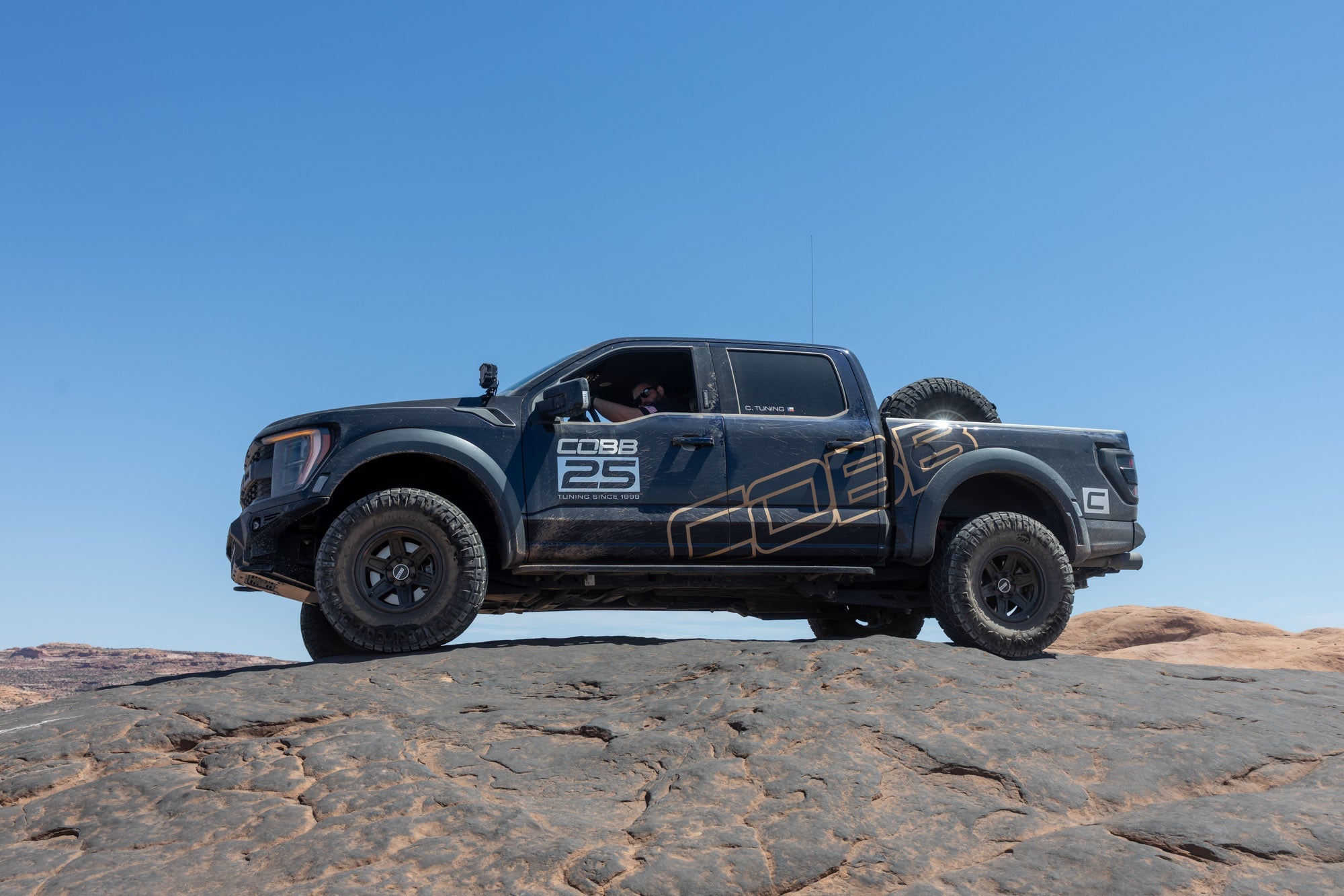 2021-2026 Ford F-150 Raptor/Raptor R Bomber Front Bumper (20-Inch Lights)