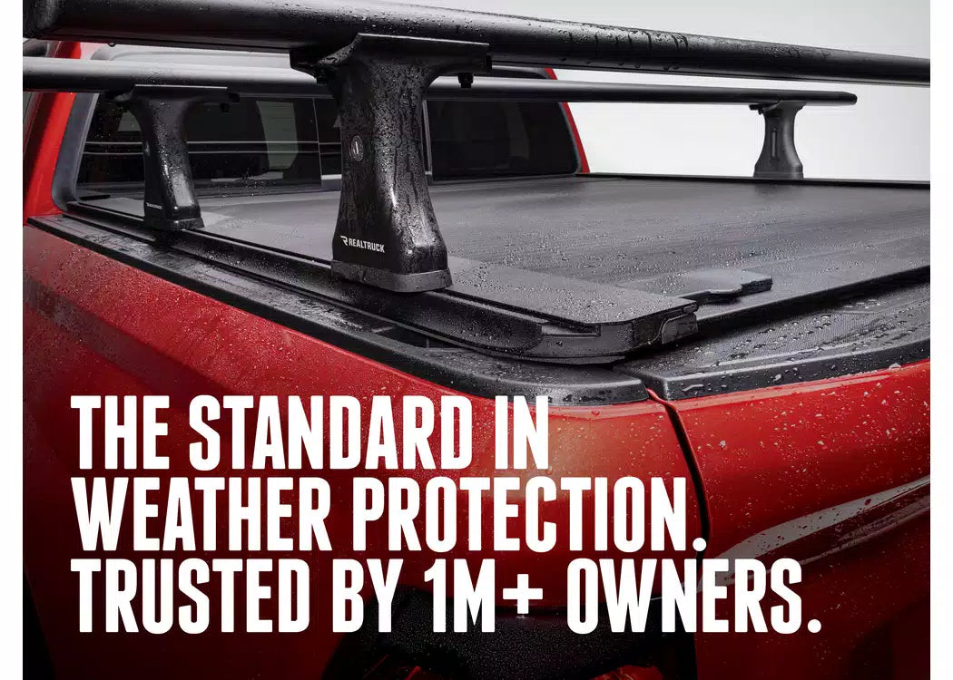 RealTruck RetraxONE XR Manual Retractable Tonneau Cover w/ T-Slot Rails - 2022-2026 Maxus T60 — view 3
