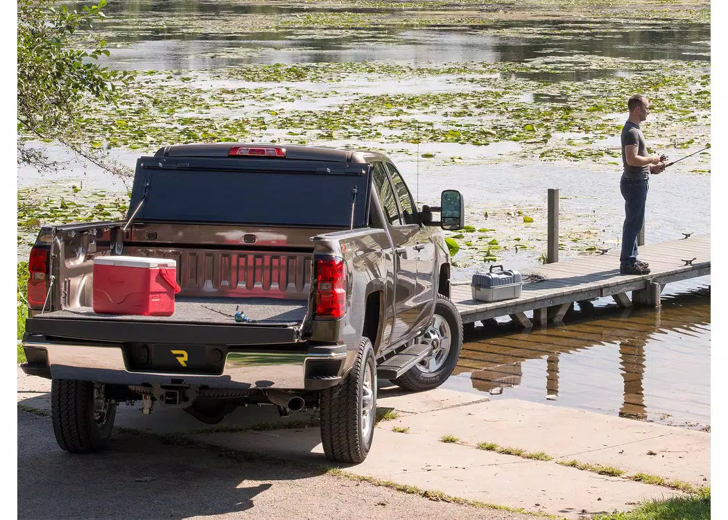 RealTruck BakFlip Fibermax Hard Folding Tonneau Cover - 2020-2026 Jeep Gladiator — view 7