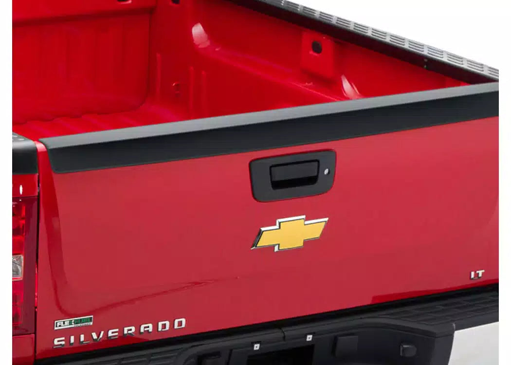Husky Liners Smooth Tailgate Cap - 2011-2022 Volkswagen Amarok — view 3