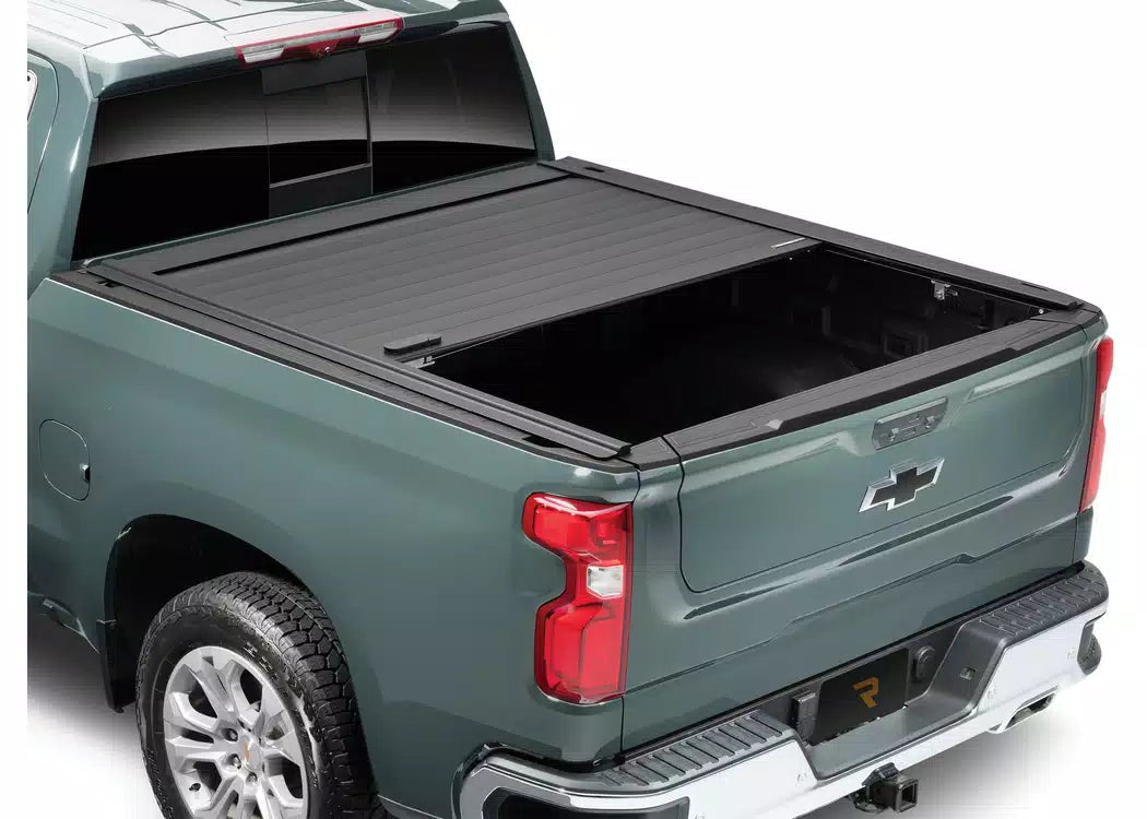 RealTruck RetraxPRO MX Manual Retractable Tonneau Cover - 2022-2026 Maxus T60