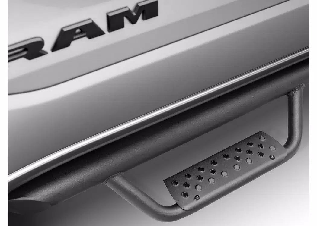 Go Rhino Dominator Xtreme D2 SideSteps - 2016-2024 Nissan Titan, Nissan Titan XD — view 5