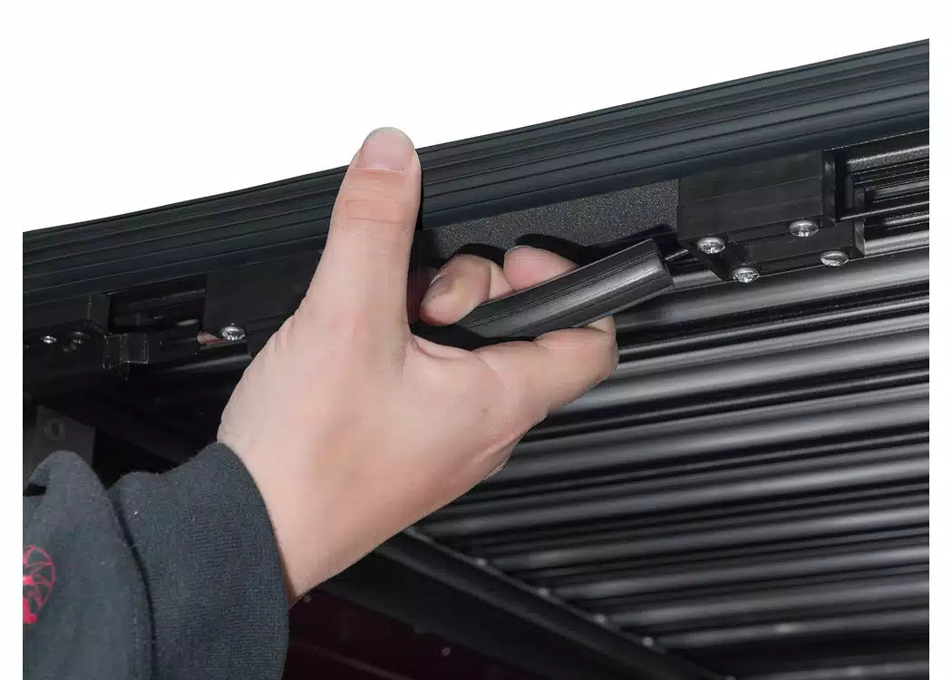 RealTruck Retrax IX Manual Retractable Tonneau Cover - 2015-2022 GMC Canyon, Chevrolet Colorado — view 7