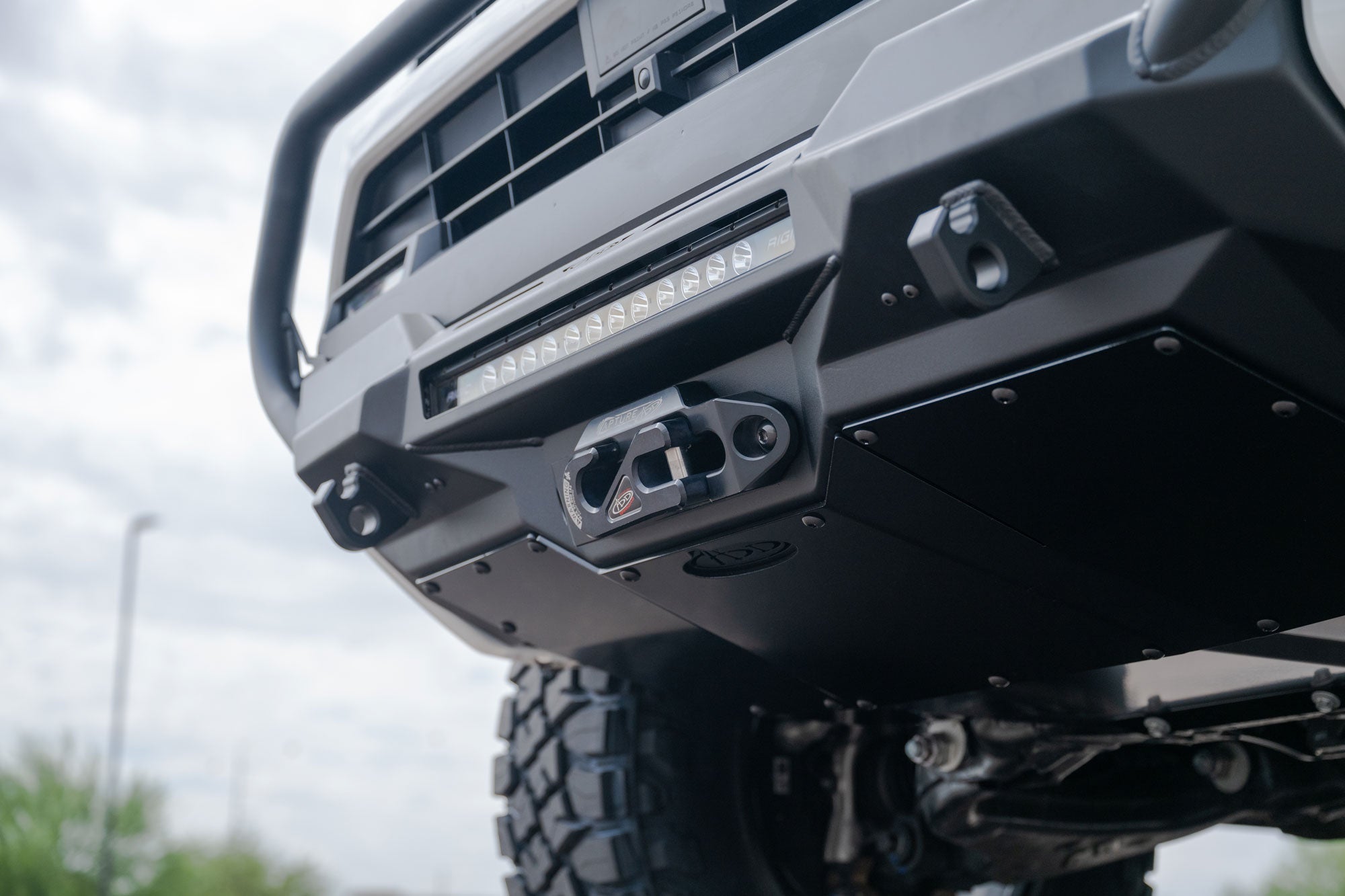 2025+ Toyota 4Runner Stealth Center Mount Front Bumper with Top Hoop